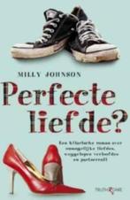 Perfecte liefde / Zomerliefde /  Milly Johnson vanaf 2 euro, Boeken, Romans, Ophalen of Verzenden, Gelezen
