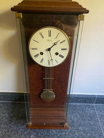 Hangklok, handmatig opwinden beschikbaar voor biedingen