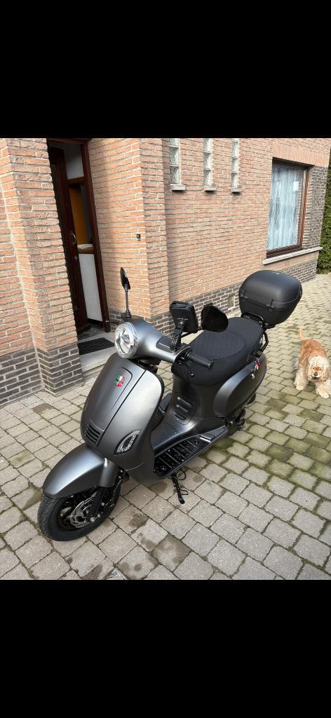 GTS Toscana, Fietsen en Brommers, Snorfietsen en Snorscooters, Zo goed als nieuw, Overige merken, Benzine, Ophalen