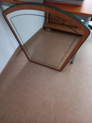 spiegel beschikbaar voor biedingen