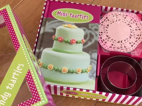 Mini-taartjes receptenboekje met accessoires (nieuw), Kinderen en Baby's, Speelgoed | Educatief en Creatief, Nieuw, Ontdekken