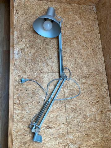 Bureaulamp beschikbaar voor biedingen