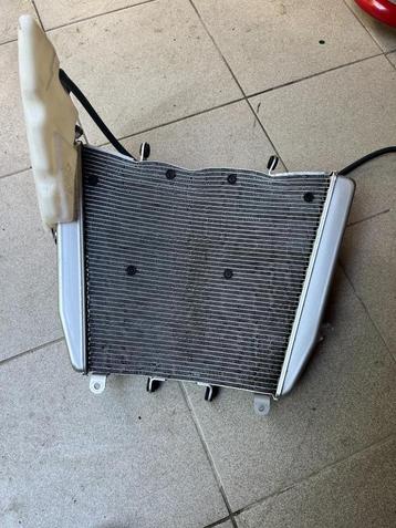 Radiator aprilia tuono V4 1100 factory - licht beschadigd beschikbaar voor biedingen
