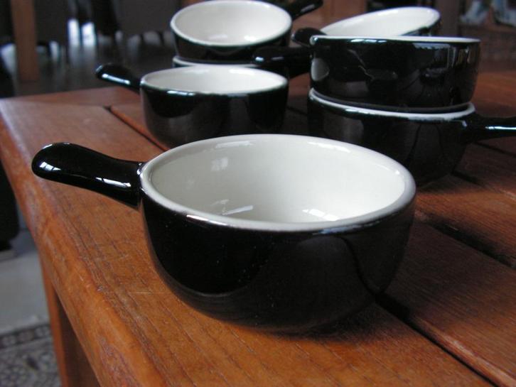 Set van 8 keramieken kommetjes voor dipsaus., Huis en Inrichting, Keuken | Servies, Nieuw, Schaal of Schalen, Keramiek, Ophalen of Verzenden