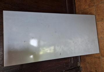 Magnetisch metalen infobord beschikbaar voor biedingen
