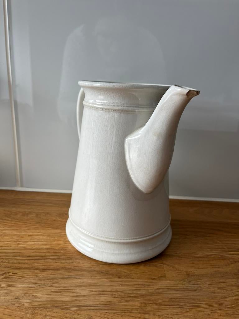 Broc ancien en faïence blanche – bec cassé – déco, Antiquités & Art, Antiquités | Céramique & Poterie, Enlèvement