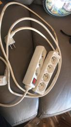 Verdeelstekker, Audio, Tv en Foto, Audiokabels en Televisiekabels, Ophalen of Verzenden, Zo goed als nieuw