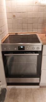 Electrisch AEG fornuis met oven 3 jaaar oud, Elektronische apparatuur, Ophalen, Gebruikt, Keramisch, 4 kookzones