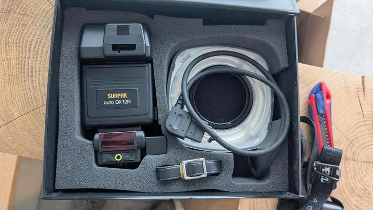 flash annulaire Sunpak Auto DX-12R, TV, Hi-fi & Vidéo, Photo | Flash, Comme neuf, Autres marques, Enlèvement ou Envoi