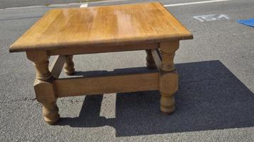 Eikenhouten salontafel van 8080 cm om aan te passen beschikbaar voor biedingen