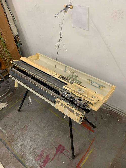 Brother kh-940 elektronische breimachine, Hobby en Vrije tijd, Naaimachines en Toebehoren, Zo goed als nieuw, Naaimachine, Brother