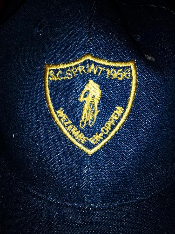 S.C. Casquette de maintien cycliste Sprint 1956 Wezembeek-Op, Collections, Articles de Sport & Football, Comme neuf, Casquette ou Bonnet