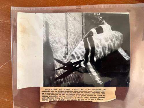 Nr. 24 - Persfoto 1955 - duikboot met pedaalzak, Verzamelen, Foto's en Prenten, Foto, Ophalen of Verzenden