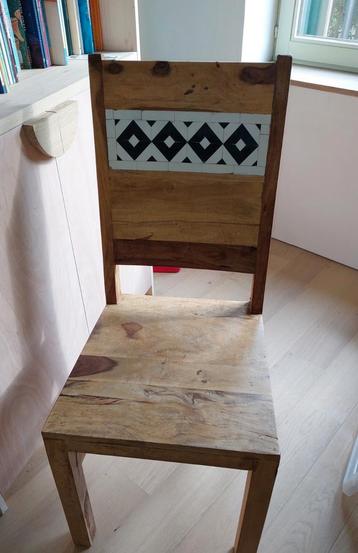 Houten stoelen 8 stuks beschikbaar voor biedingen