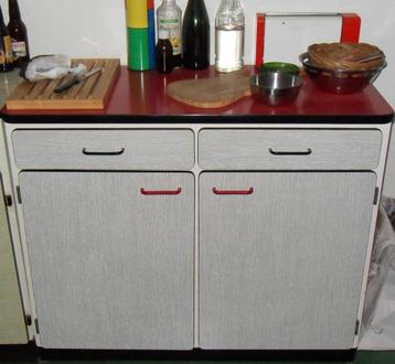 MEUBLE de CUISINE en FORMICA 100 x 47cm H: 85cm beschikbaar voor biedingen