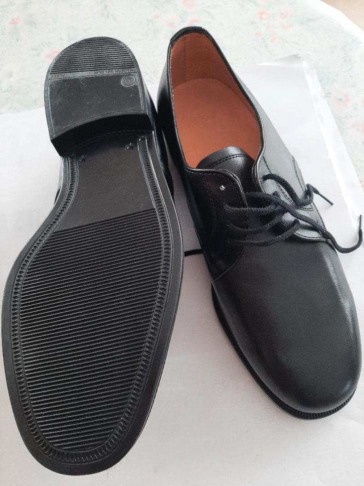 chaussures pour hommes ABL NEW taille 41.8, Collections, Objets militaires | Général, Enlèvement