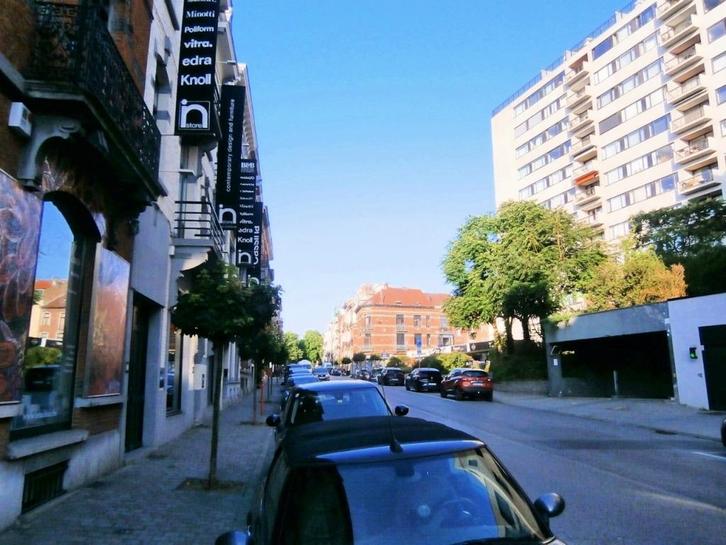 Overdekte parkeerplaats te koop in de wijk Châtelain Elsene, Immo, Garages en Parkeerplaatsen, Brussel