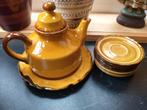 Mosterdgele theepot met onderzetbord en 9 bordjes, Ophalen