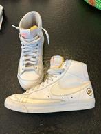 Hoge sneakers Nike 38, Kleding | Dames, Schoenen, Wit, Nike, Ophalen of Verzenden, Zo goed als nieuw