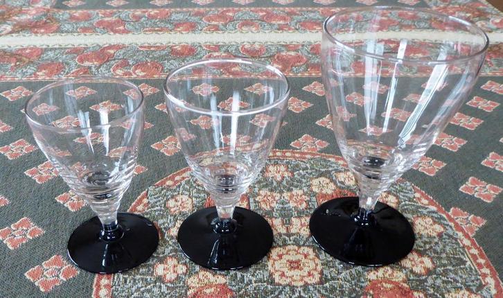 3 x 8 antieke wijnglazen, Antiek en Kunst, Antiek | Glaswerk en Kristal, Ophalen