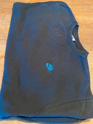 Sweater Nike zwart met blauw logo beschikbaar voor biedingen