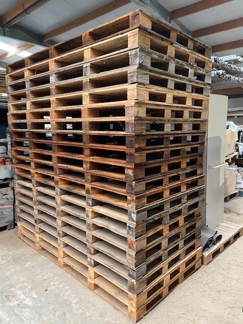 PALETTES 240X120 CM FERMÉES, Bricolage & Construction, Bois & Planches, Comme neuf, Palette, Pin, 200 à 250 cm, 50 mm ou plus