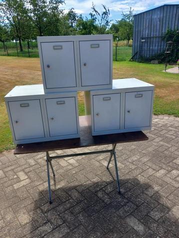 Locker kastjes. beschikbaar voor biedingen