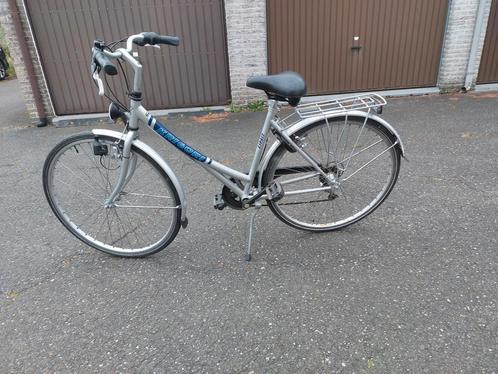 Damesfiets 28 inch in zeer goed staat, Fietsen en Brommers, Fietsen | Dames | Damesfietsen, Zo goed als nieuw, Ophalen