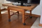 Table TV en bois durable sur roulettes, Klassiek, Comme neuf, Enlèvement, Rectangulaire