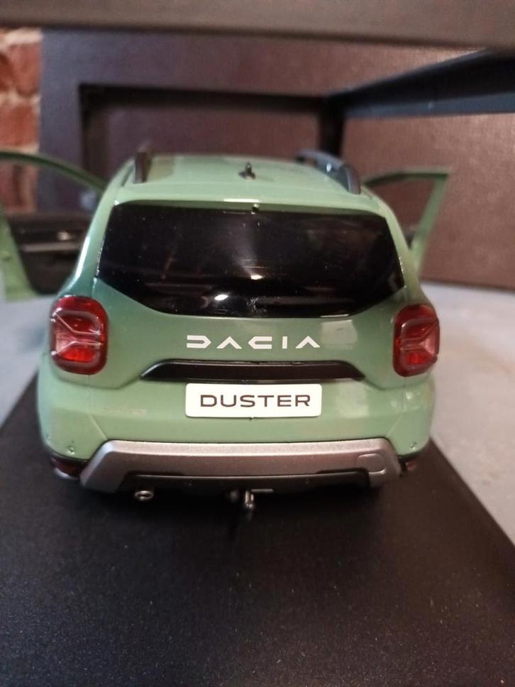 Maquette Dacia, échelle 1,18., Autos : Divers, Tuning & Styling, Enlèvement ou Envoi