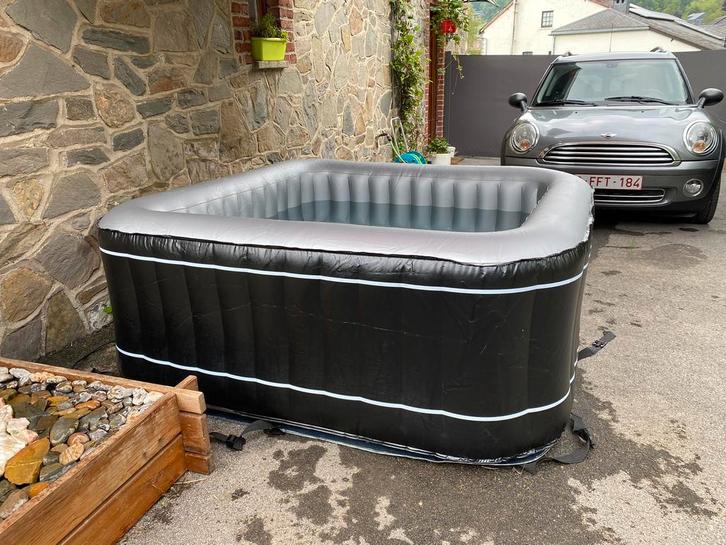 NETSPA opblaasbare hot tub/spa vierkant 4 tot 8 zitplaatsen, Tuin en Terras, Bubbelbaden en Hottubs, Nieuw, Opblaasbaar, Afdekzeil