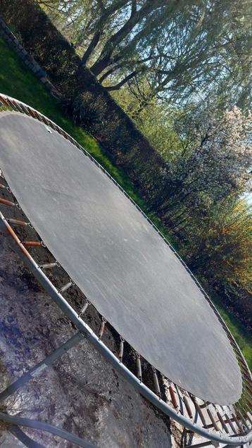 Grote trampoline beschikbaar voor biedingen