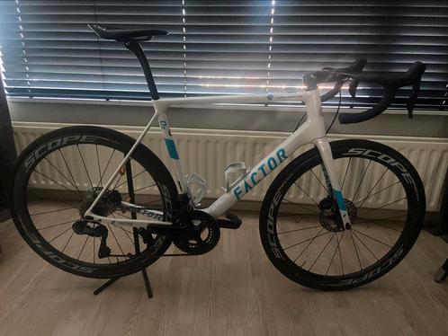 Factor O2 AG2R full carbon maat 58 di2, Fietsen en Brommers, Fietsen | Racefietsen, Zo goed als nieuw, Carbon, Ophalen