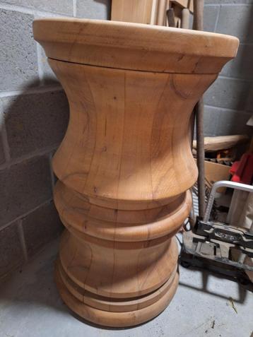 Bloempotstaander beschikbaar voor biedingen