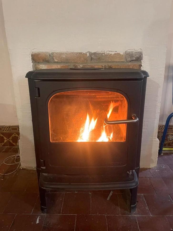 beau poêle à bois moderne - à peine utilisé, Bricolage & Construction, Chauffage & Radiateurs, Comme neuf, Poêle, 800 watts ou plus