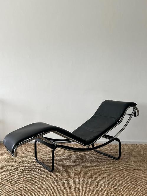 Bauhaus loungechair, Le corbusier stijl, Huis en Inrichting, Zetels | Zetels en Chaises Longues, Zo goed als nieuw, Ophalen