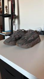 Yeezy 700 V2 Mauve, Comme neuf, Brun, Enlèvement, Baskets