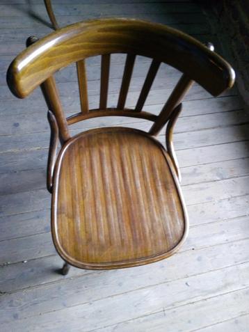 Stoel hout bistro vintage beschikbaar voor biedingen