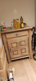 Een mooie houten kast, Enlèvement