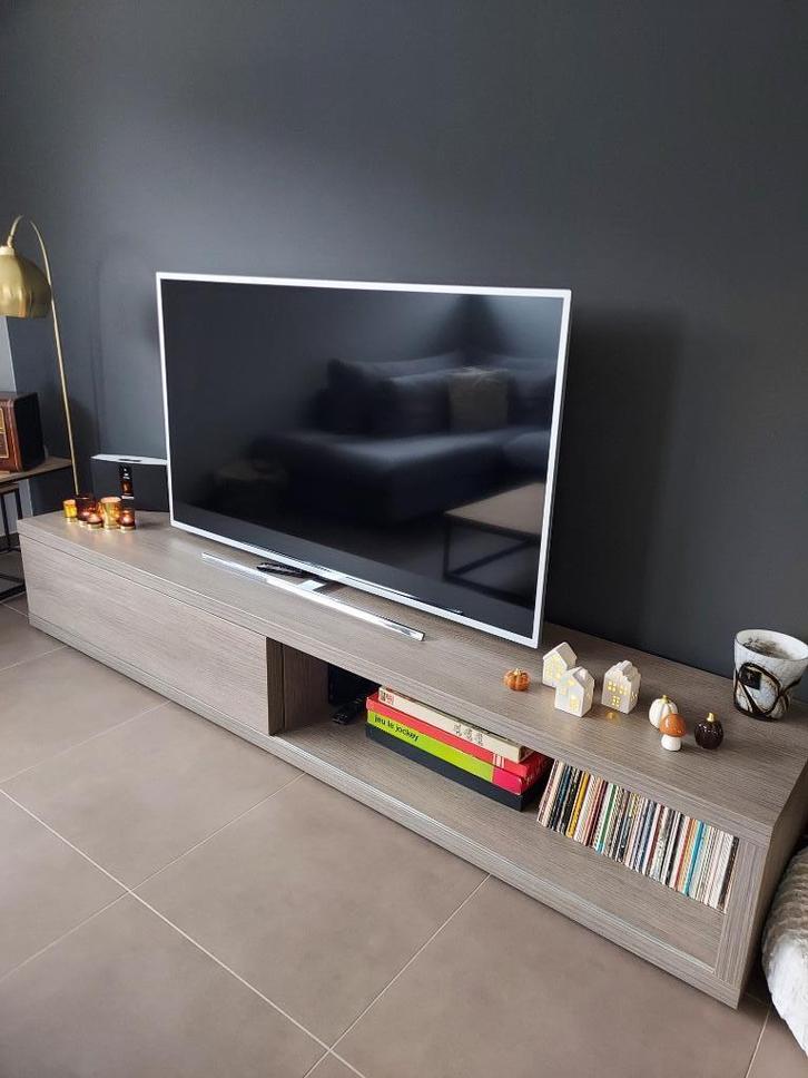 Set Eetkamertafel + Salontafel+Tv Meubel+bijhorende hangkast, Huis en Inrichting, Tafels | Eettafels, Zo goed als nieuw, Vijf personen of meer