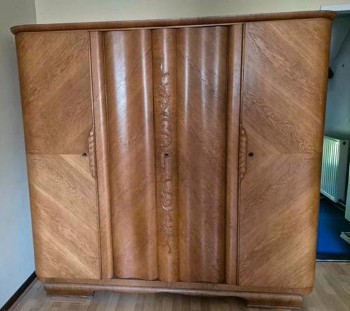 Art-deco eiken kleerkast met houtsnijwerk (jaren ’30-’40), Antiek en Kunst, Antiek | Meubels | Kasten, Ophalen