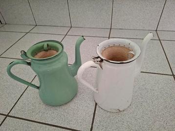 Oude vintage koffie kan pot emaille  beschikbaar voor biedingen