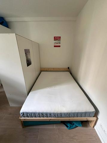 Cadre de lit + matelas 140x200 IKEA bois "NEIDEN" beschikbaar voor biedingen