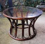 DONKER BRUINE SALON TAFEL IN ROTAN MET GLAZEN BLAD, Huis en Inrichting, Tafels | Salontafels, Ophalen, Glas, Rond, Zo goed als nieuw