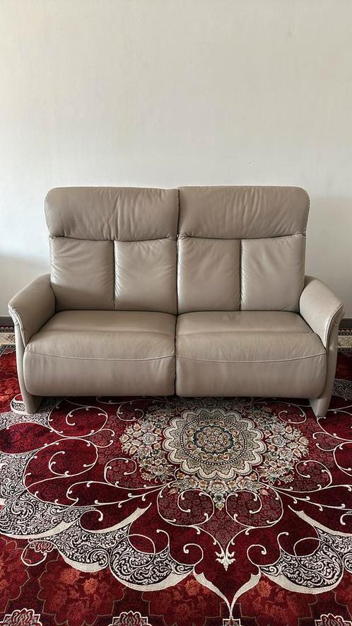 Leren zetel met relax functie zero gravity taupe kalfs leder, Huis en Inrichting, Zetels | Zetels, Zo goed als nieuw, Ophalen