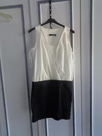 robe blanc casse et noir taille 34 cache cache  caisse a41, Comme neuf, Taille 34 (XS) ou plus petite, Enlèvement ou Envoi, Blanc