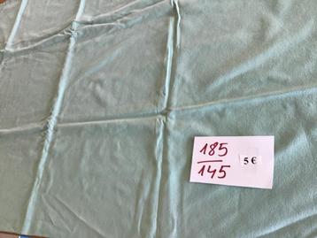 tafelkleed 185 cm op 145 cm voor 5 euro beschikbaar voor biedingen