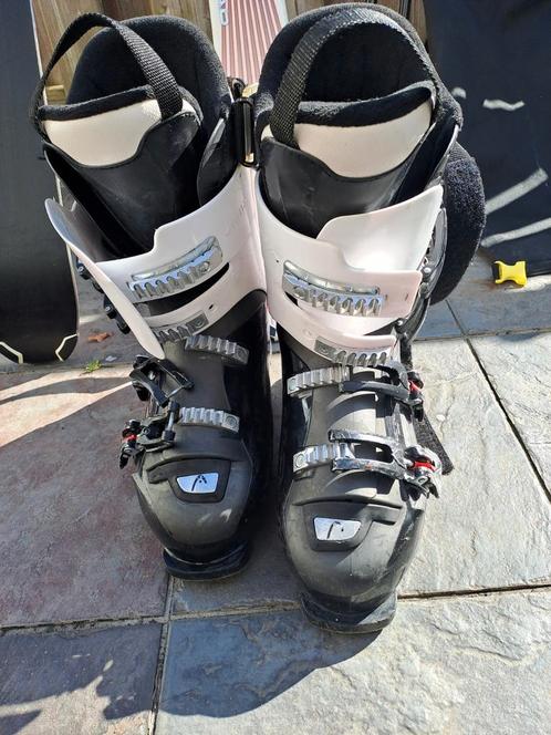 Ski's en schoenen en stokken en bijhorende tas, Sport en Fitness, Skiën en Langlaufen, Gebruikt, Schoenen, Ski, Ophalen