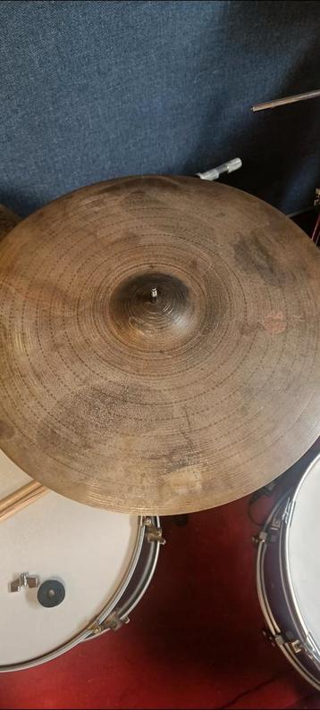 Cymbalen en snare's te ruil  beschikbaar voor biedingen