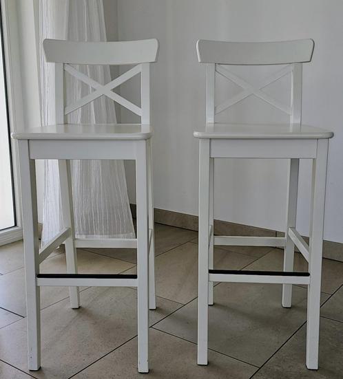 2 x Barstoelen | Chaises de bar| Barstools | INGOLF IKEA, Huis en Inrichting, Barkrukken, Zo goed als nieuw, 60 tot 90 cm, Hout